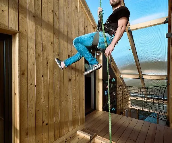 Baza Udana * Janowice Wielkie